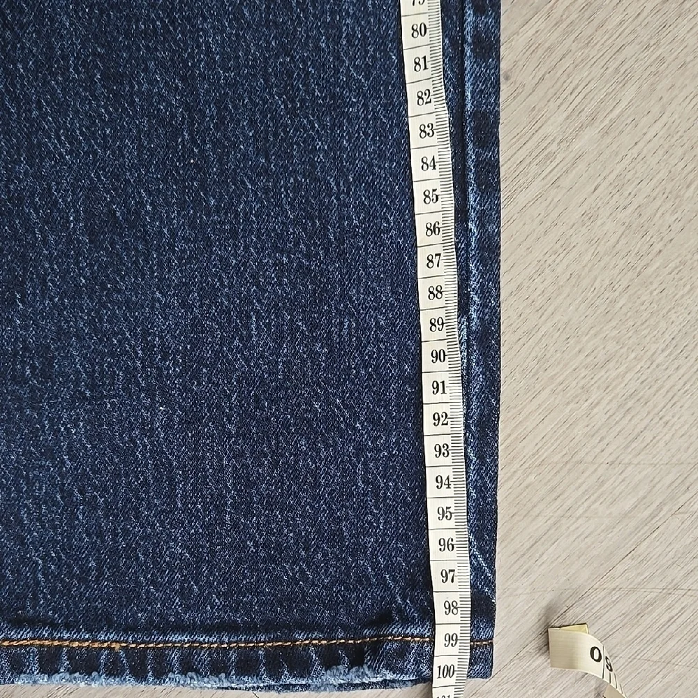 501 Levi's Classic Indigo Jeans